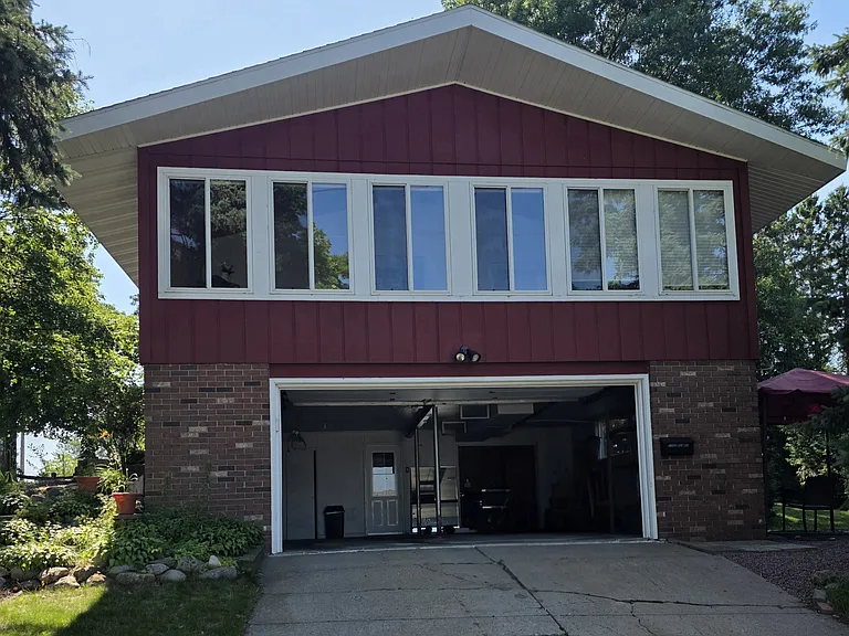 1102 Elm St — Photo 17