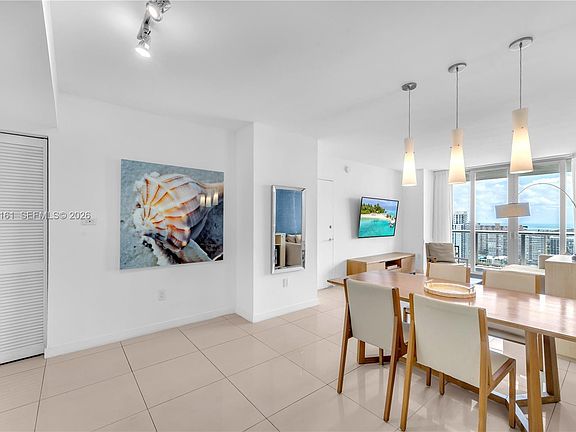 4th image of 2602 E Hallandale Beach Blvd #R2805