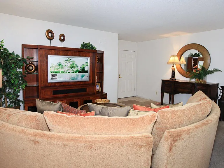 5150 N Valentine Ave — Photo 30
