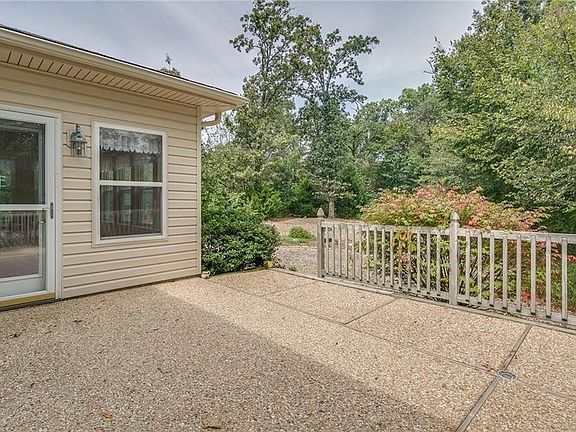 2nd image of 2 Betty Ln