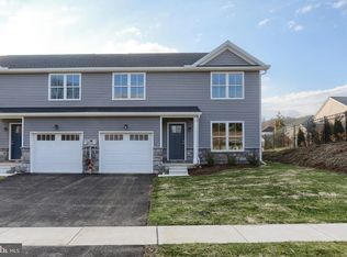 174 Lamp Post Ln, Hershey, PA 17033