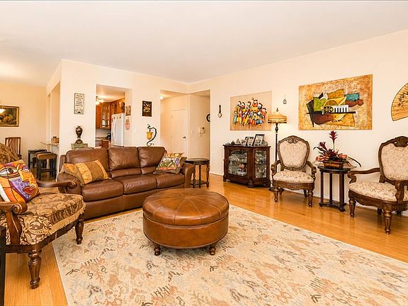 4th image of 55 Oceana Dr E #Penthouse 3e