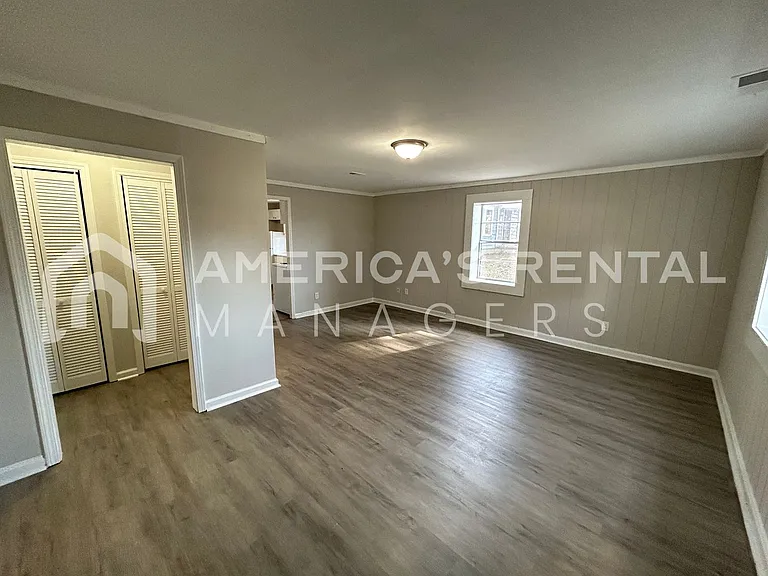 3716 Main St — Photo 5