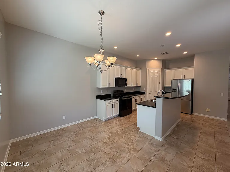 2417 E Iris Dr — Photo 9