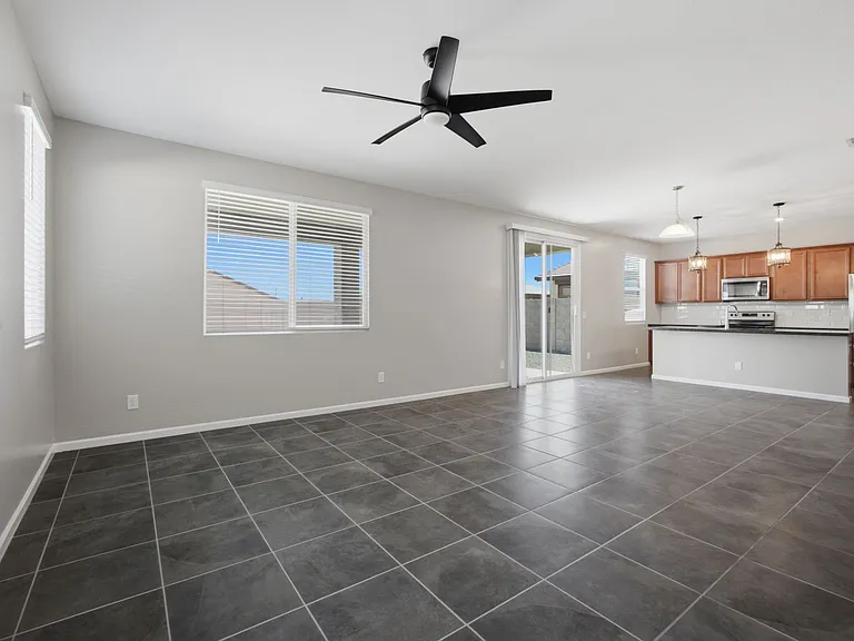 17851 W Daley Ln — Photo 9