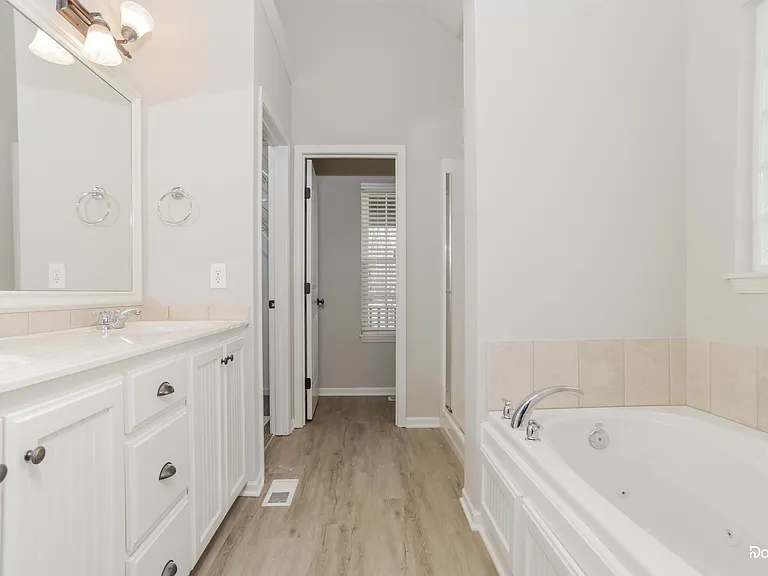 7904 NE 109th Ter — Photo 9