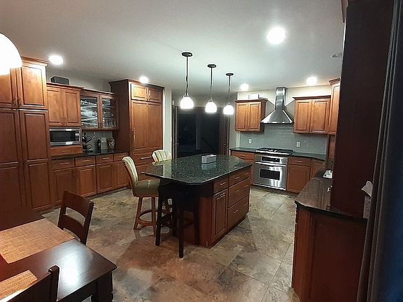 3rd image of 17242 Quail Creek Dr