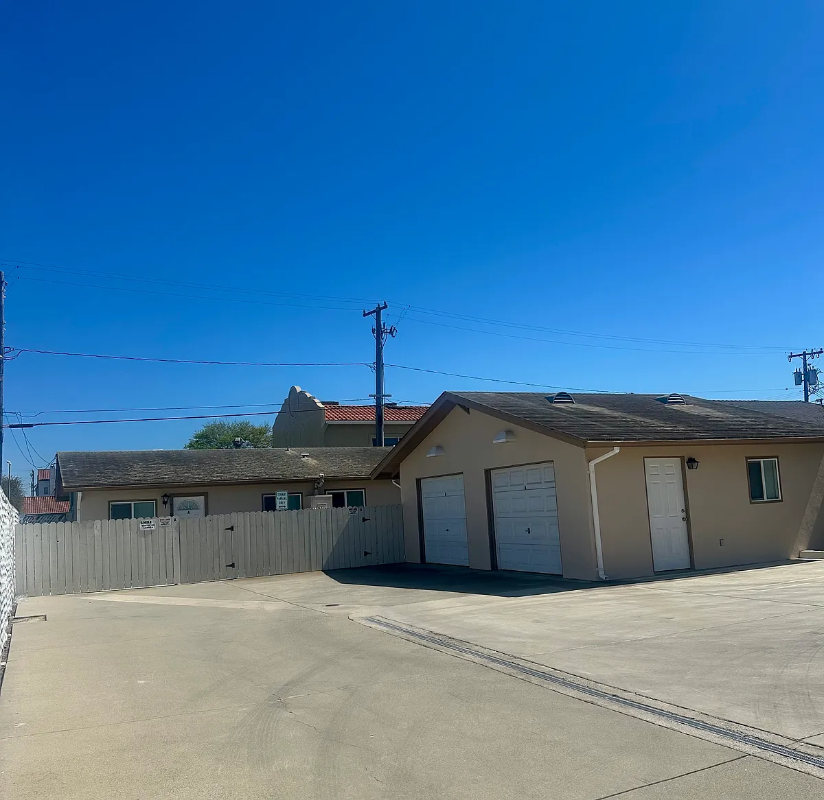 Photo 1 of 7 - 516 N I St #A - Lompoc, CA Primary Photo - 516 N I St #A