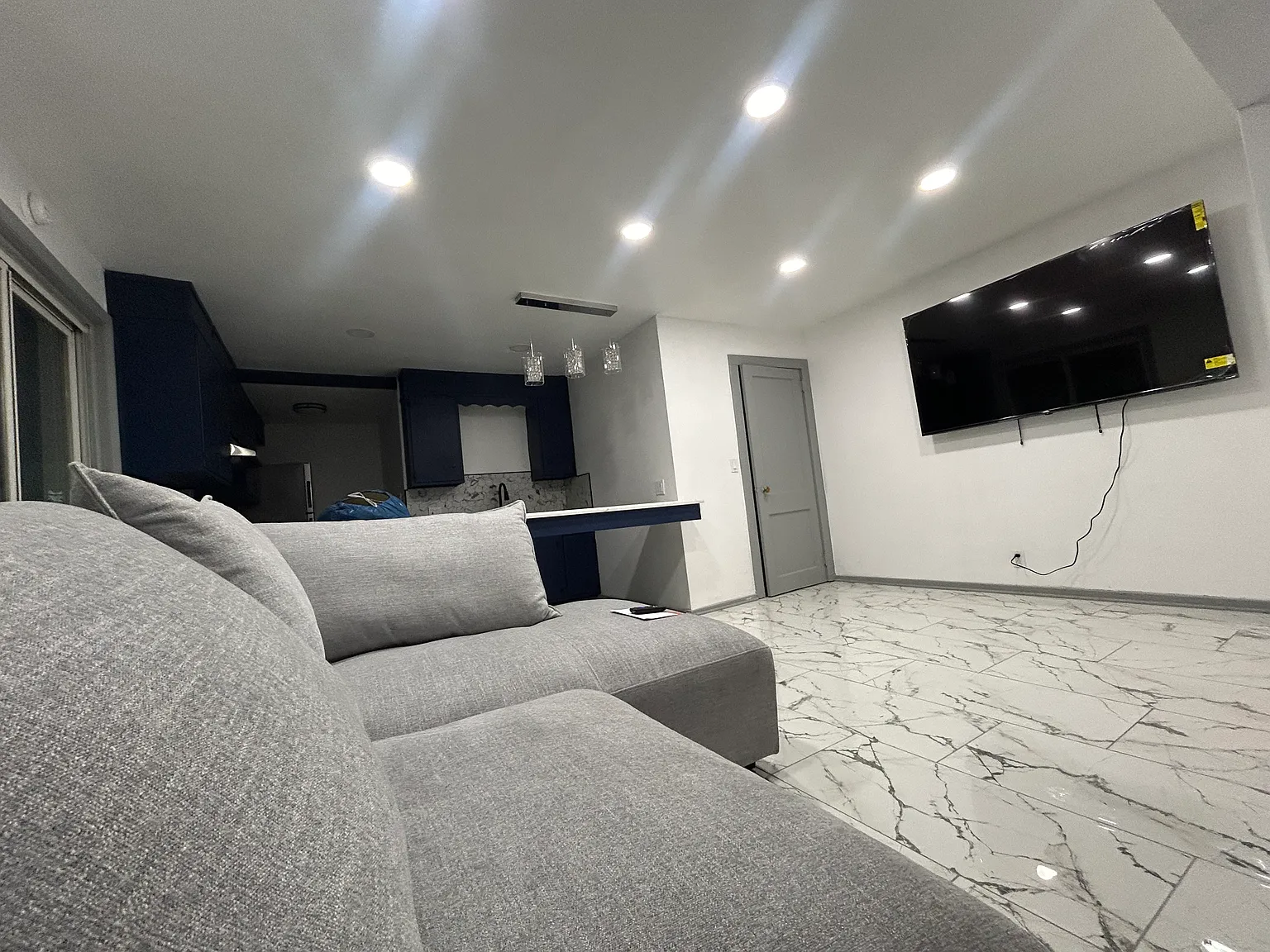 3 bed, 1650 sqft, $2,550 — Photo 1