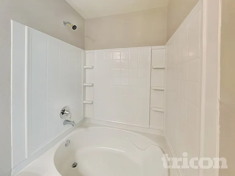 2615 Green Leaf Way — Photo 8