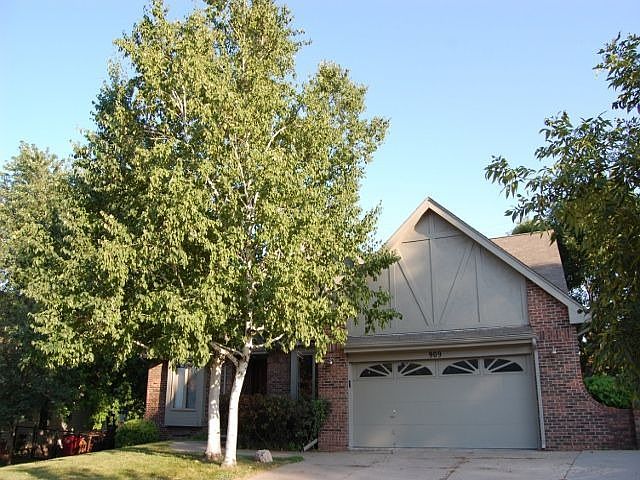 1st image of 909 Edgewood Blvd
