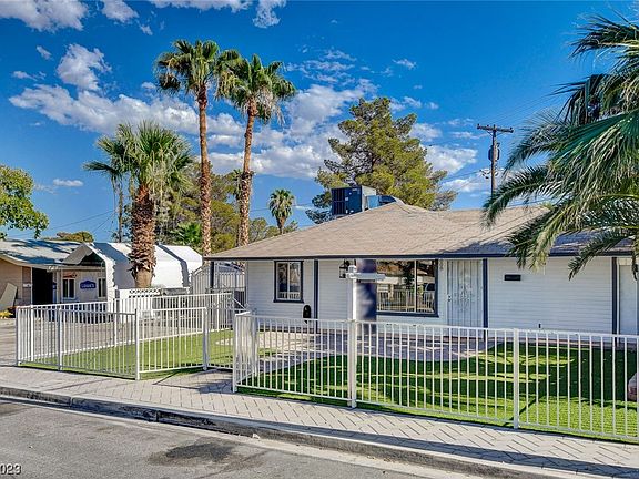2nd image of 1008 Yucca Ave
