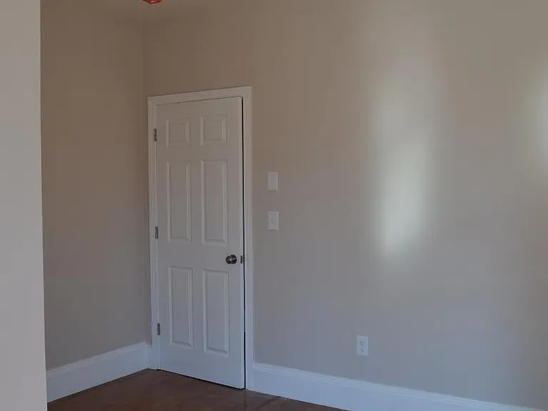 241 Maverick St #3R — Photo 16