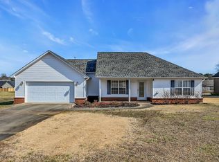 265 Cloverleaf Cir, Killen, AL 35645