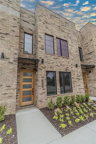 4106 W Olive St Photo 1