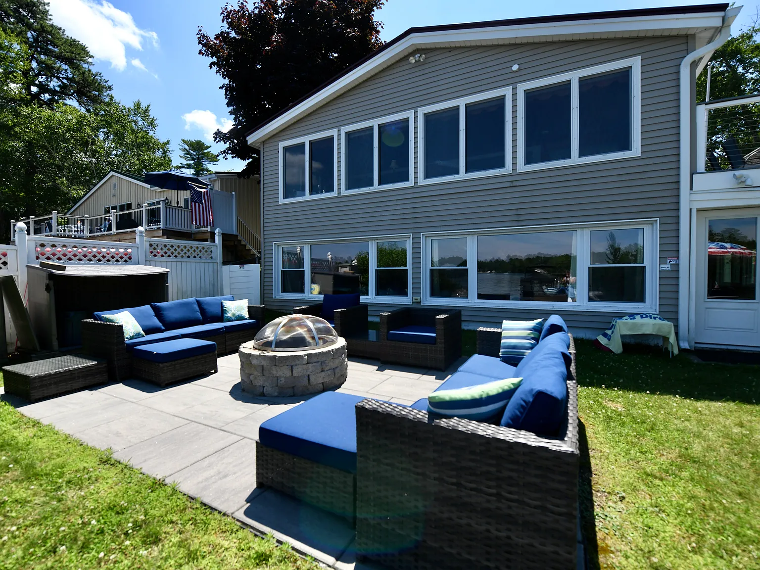 3 bed, 2.5 bath, $1,950 — Photo 2