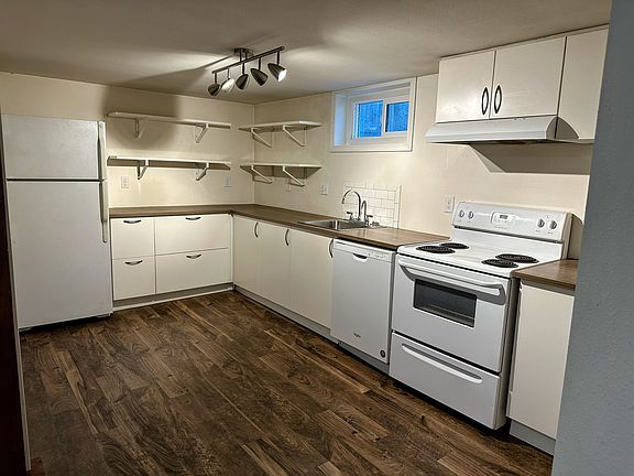 4th image of 7411 N Vincent Ave Unit B