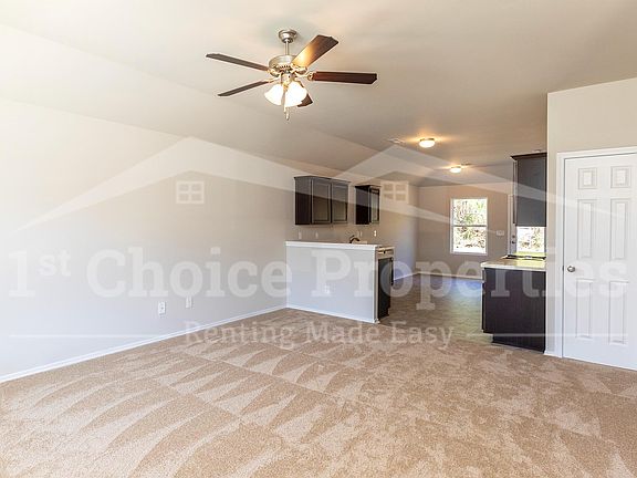 4th image of 541 Fox Run Cir