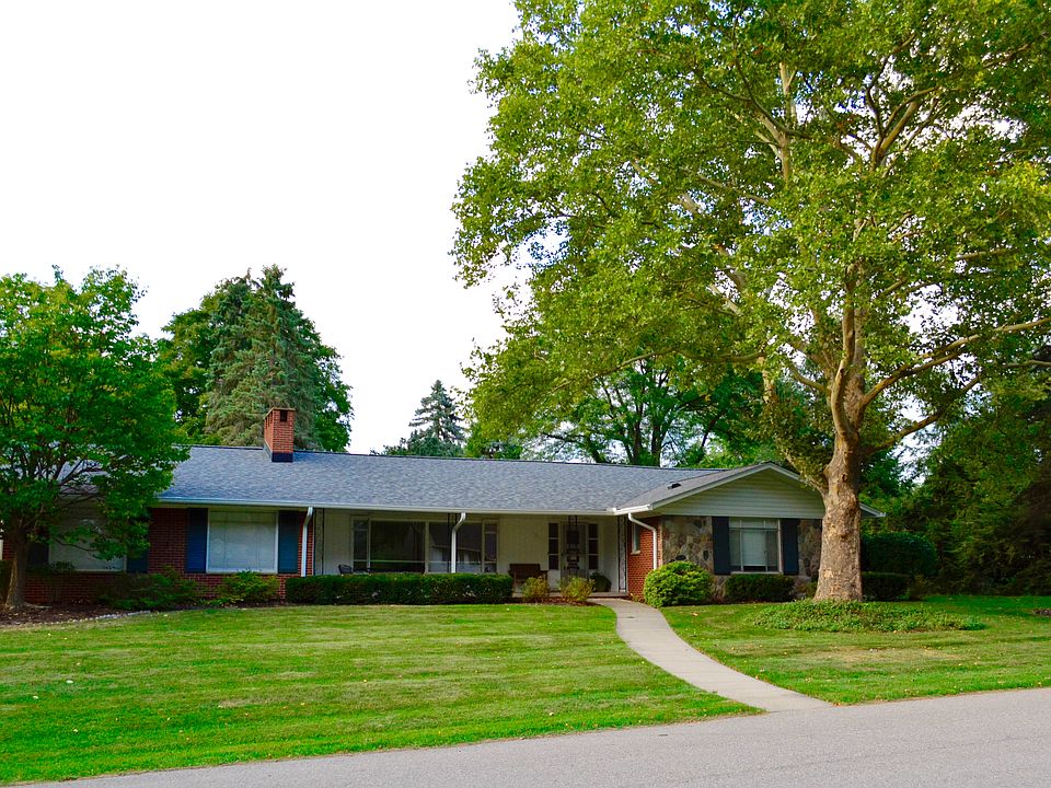 1st image of 19116 Hillcrest Blvd