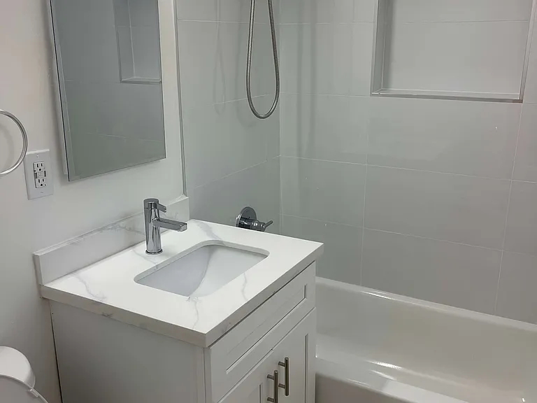 Navy Street Apartments — Photo 17