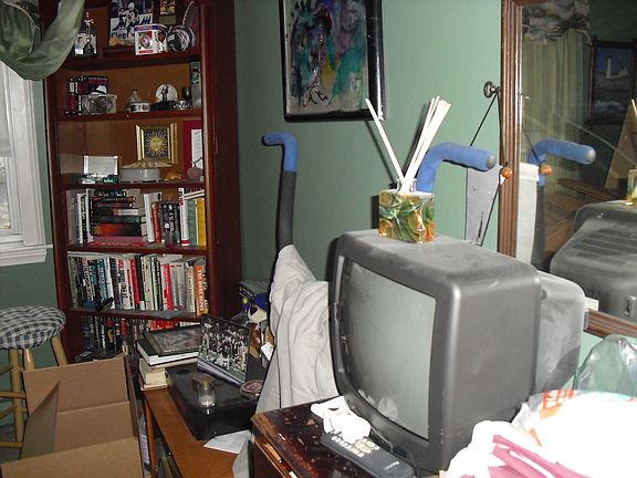 5th image of 215 Winter St APT 1M