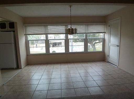 4th image of 202 Buttonwood Cir #202