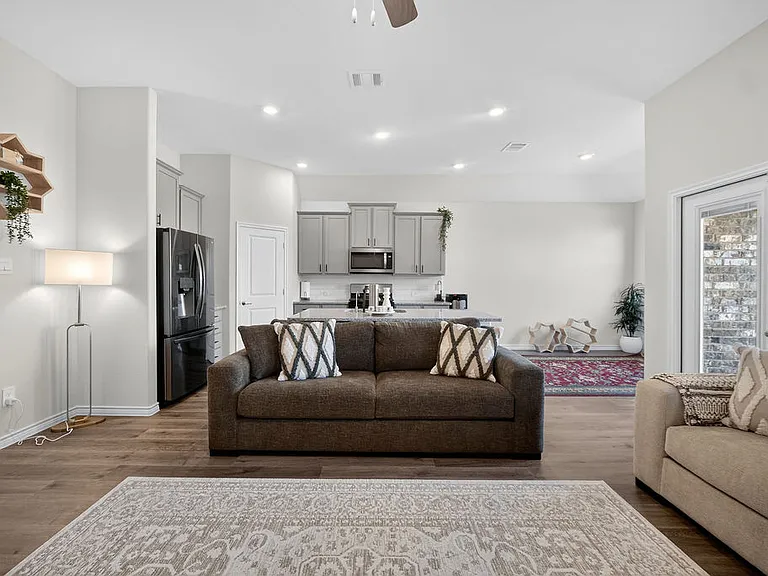 10601 Autumn Leaves Ln — Photo 16