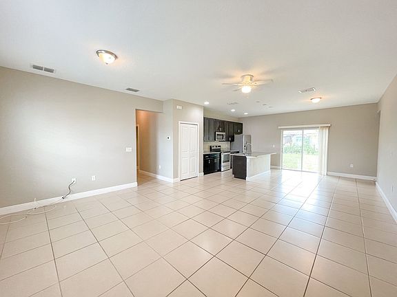 4th image of 193 Willow Dr