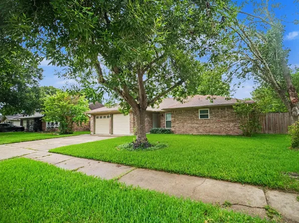 2313 Goodrich St, Pearland, TX 77581