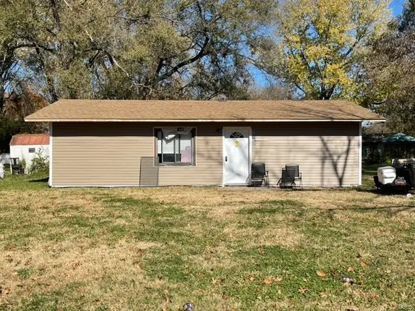20 Drexel Dr, Cahokia, IL 62206