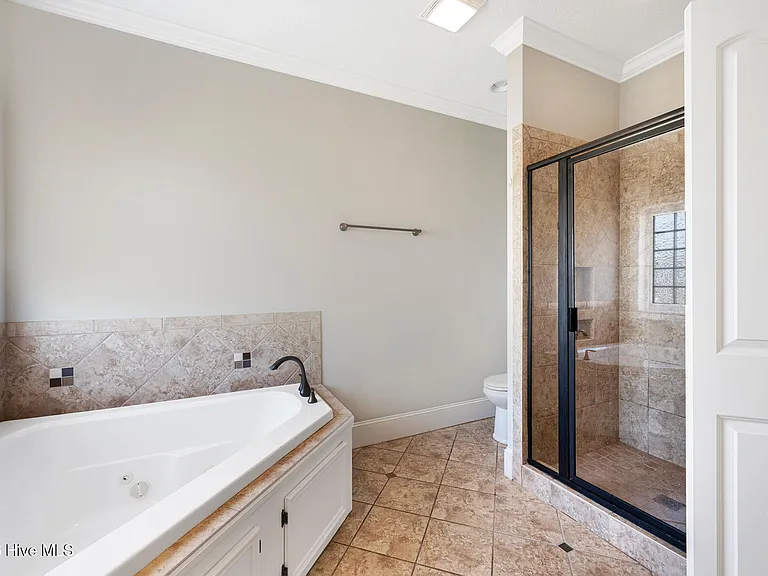 2400 Dovedale Ct #B — Photo 26