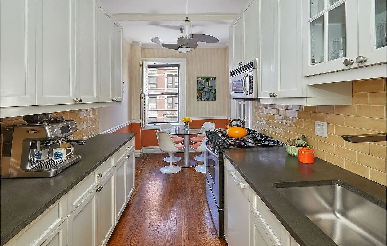 155 E 93rd St APT 6A photo 1