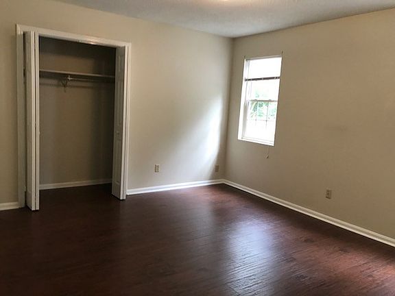 4th image of 1548 Hamilton Dr APT 102