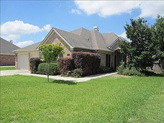 1st image of 1749 Oak Forest Dr