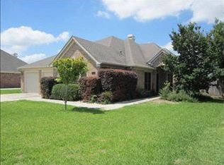 1749 Oak Forest Dr, New Braunfels, TX 78132