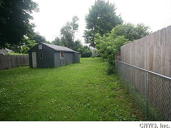 3rd image of 208 Essex St
