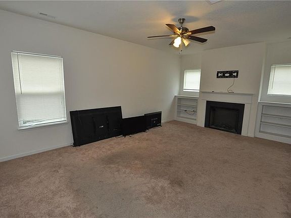 3rd image of 4139 Williamson St