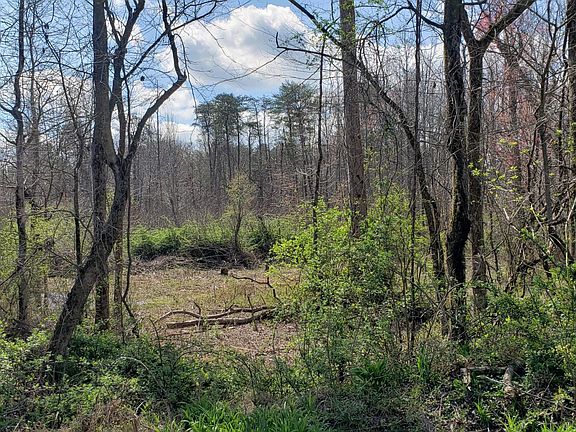 4th image of 297 Old Mine Rd