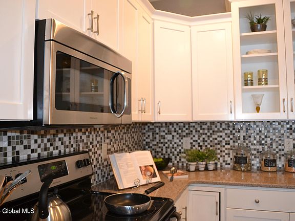 3rd image of 18 Wiggins Drive