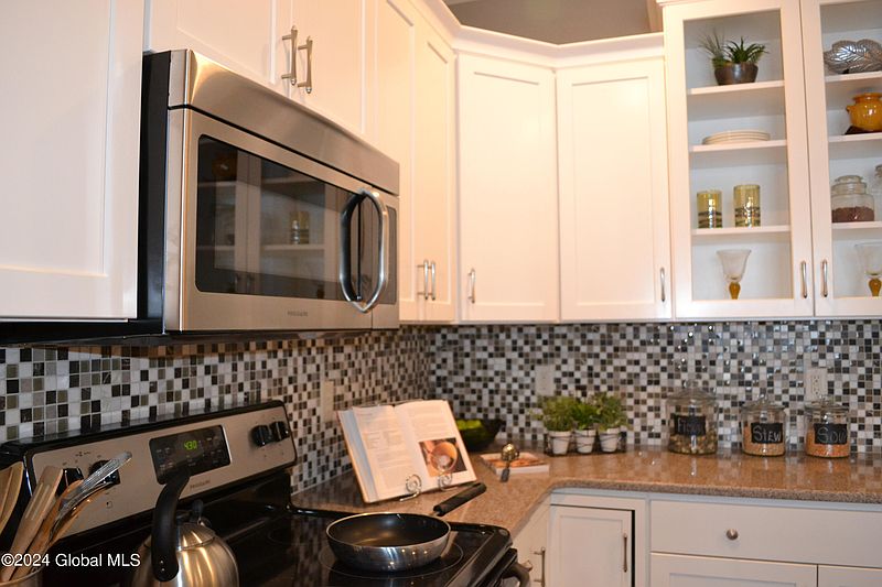 3rd image of 18 Wiggins Drive