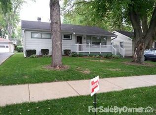 1216 N Eagle St, Naperville, IL 60563