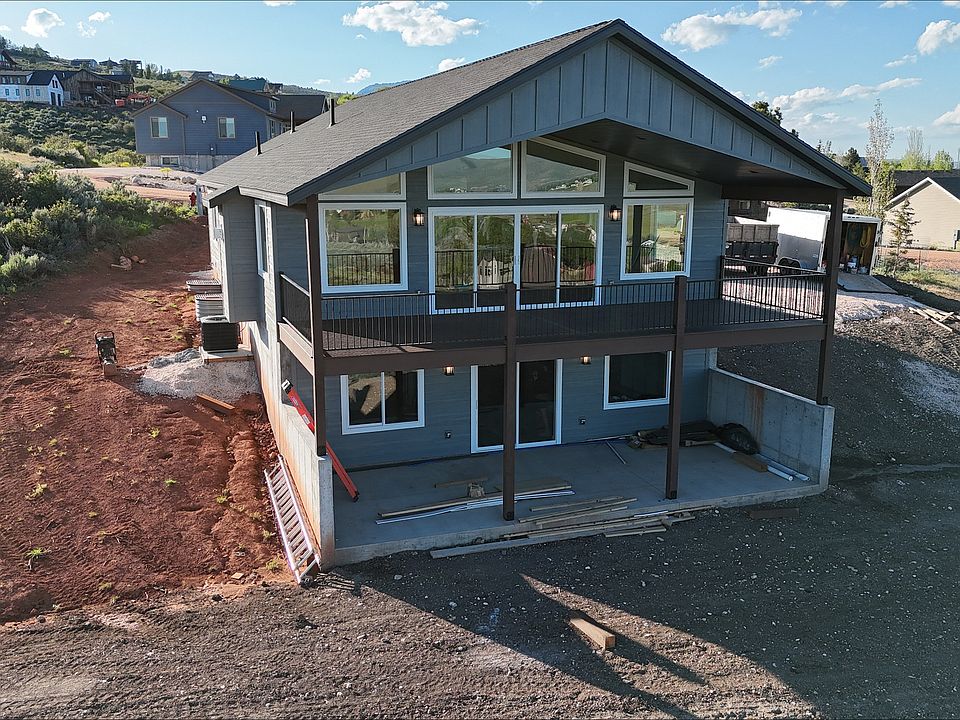 1st image of 402 W Bluebell Dr