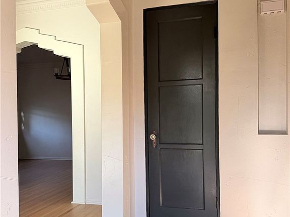 5th image of 3722 Somerset Dr