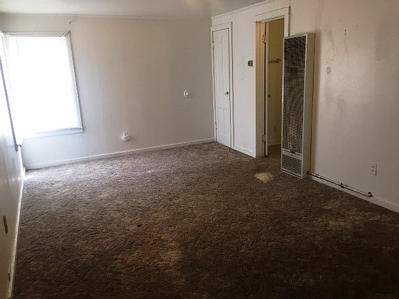 5th image of 629 1/2 W 11th St