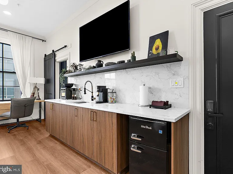 2220 N Charles St #6 — Photo 7