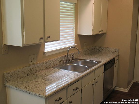 5th image of 404 Judith Ann Dr