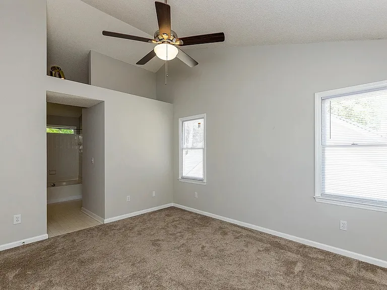 112 Kronos Ln — Photo 21