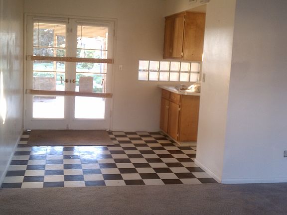 4th image of 25595 Byron St