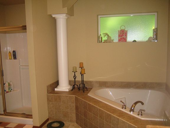 Corner Soaking tub and shower