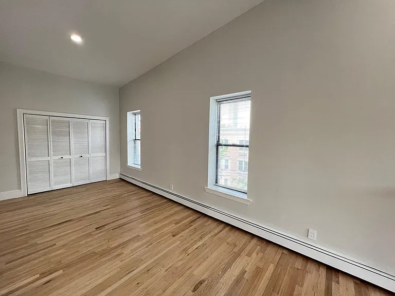 48 Bright St #4 — Photo 5